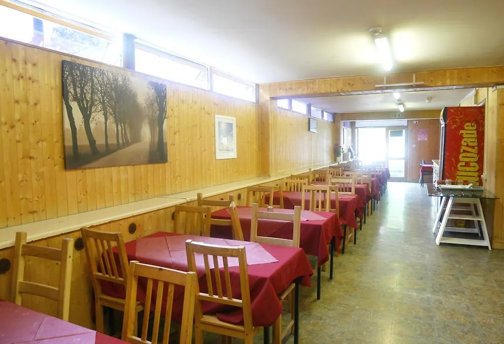Kensal Green Backpackers 2-1