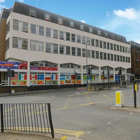 Kensal Green Backpackers 2-3