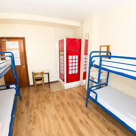 Kensal Green Backpackers 2-2